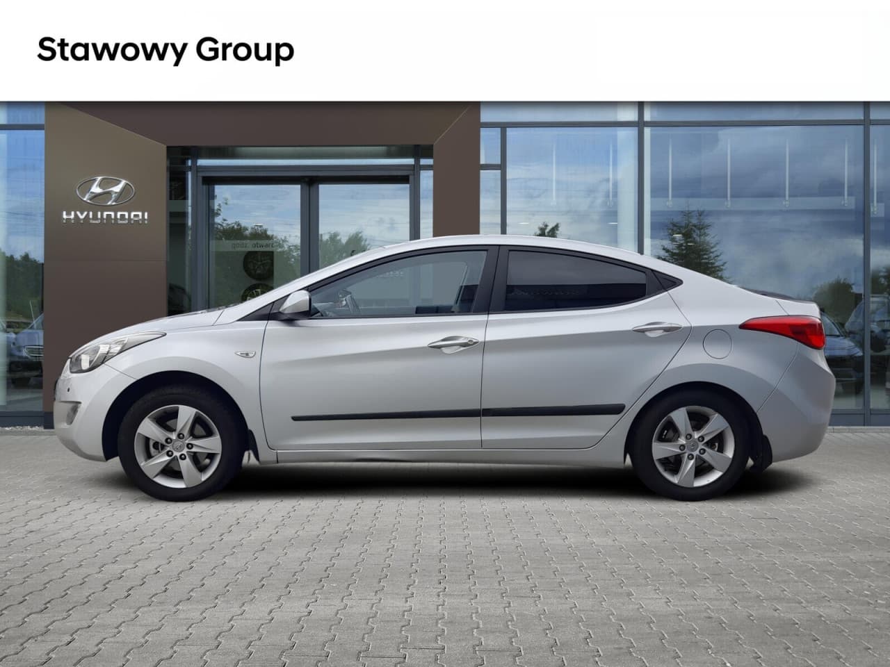 Hyundai Elantra - zdjęcie 3