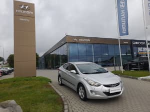 Hyundai Elantra - miniatura 2