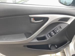 Hyundai Elantra - miniatura 12