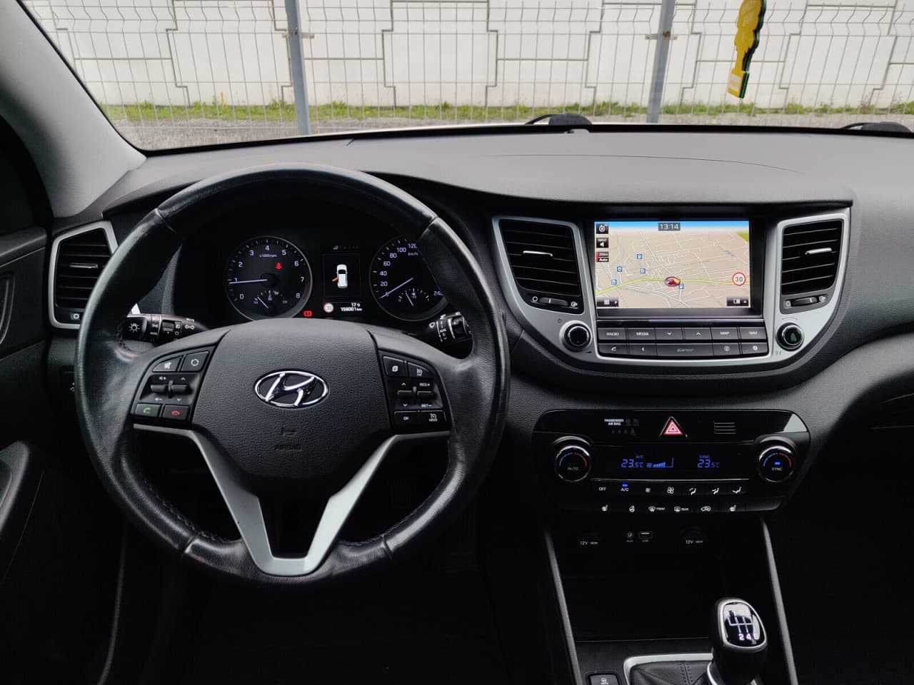 Hyundai Tucson - zdjęcie 17