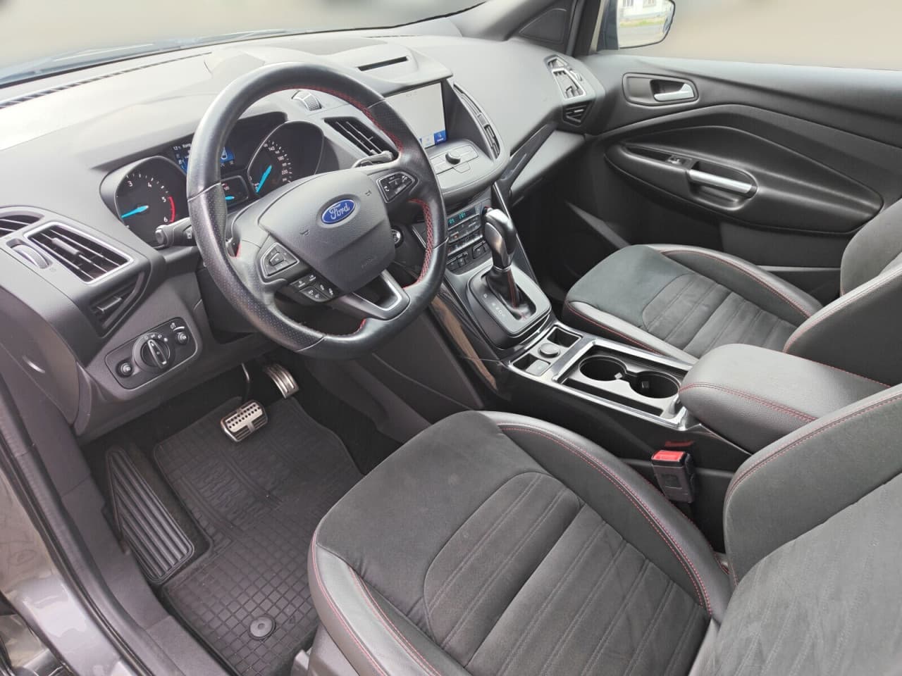 Ford Kuga - zdjęcie 10