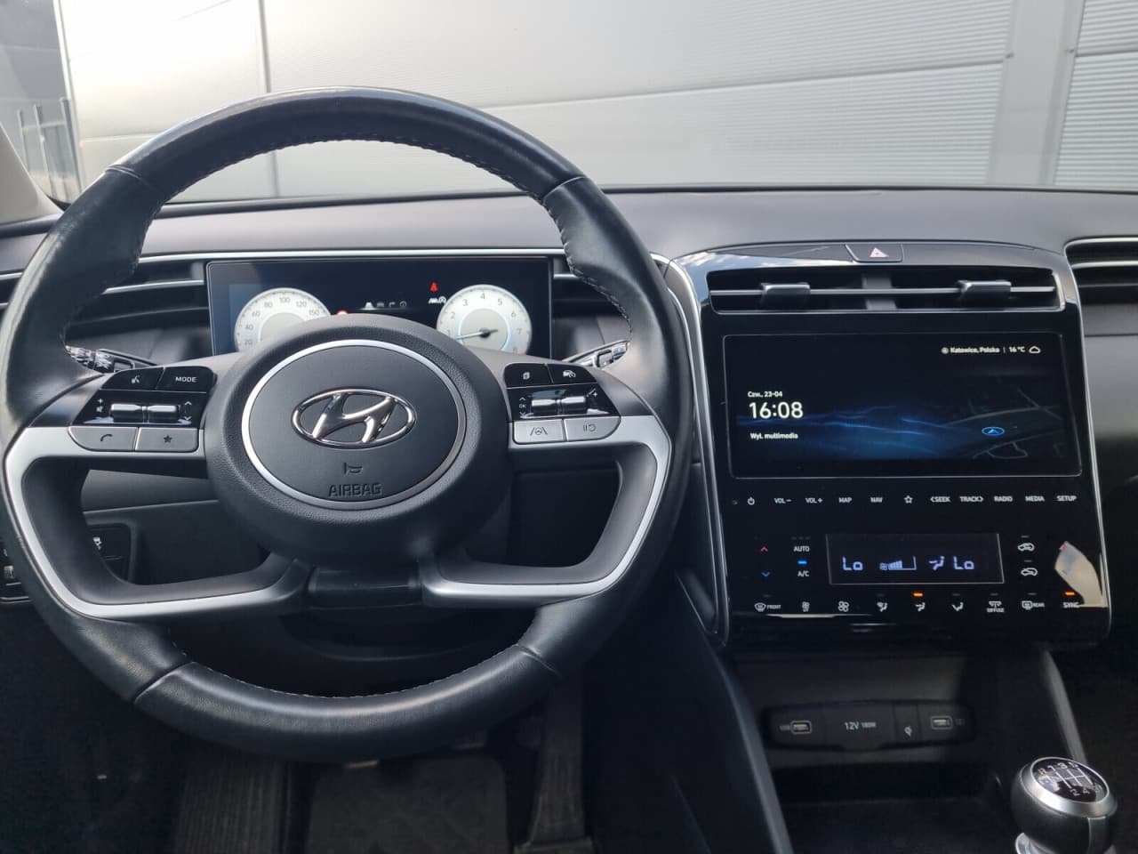 Hyundai Tucson - zdjęcie 13