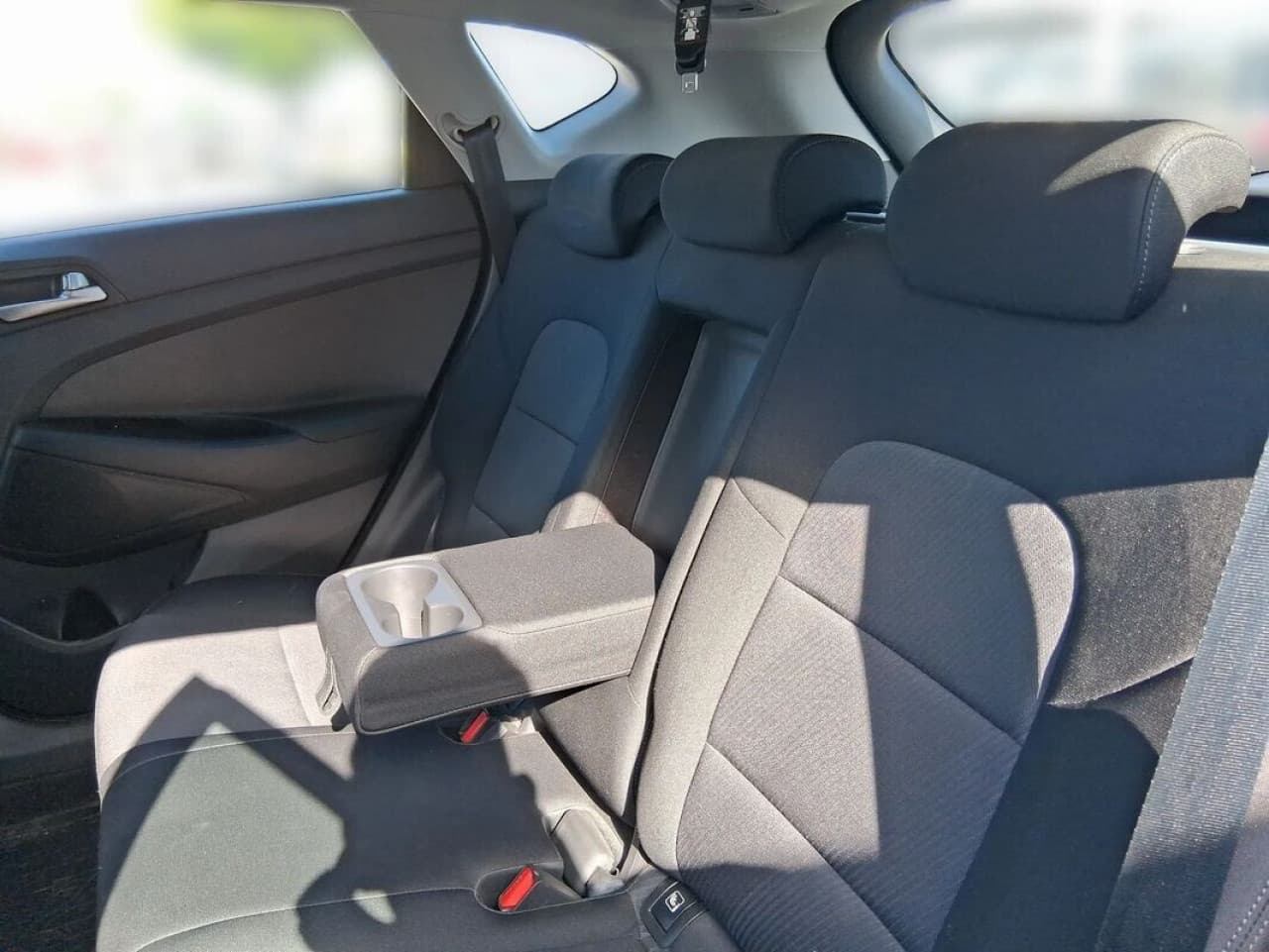 Hyundai Tucson - zdjęcie 8